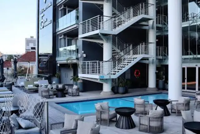 Orange On 15 Hotel is a modern hotel in Cape Town offering comfortable accommodation and convenient access to the city’s attractions, dining spots and business districts.